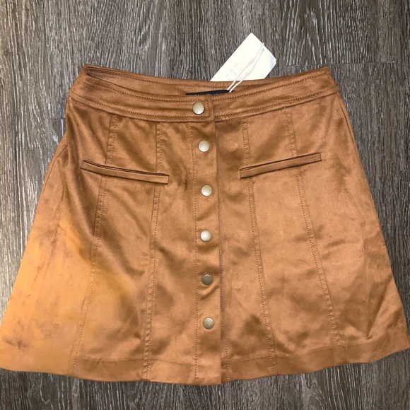 Suede tan skirt! - Picture 1 of 3
